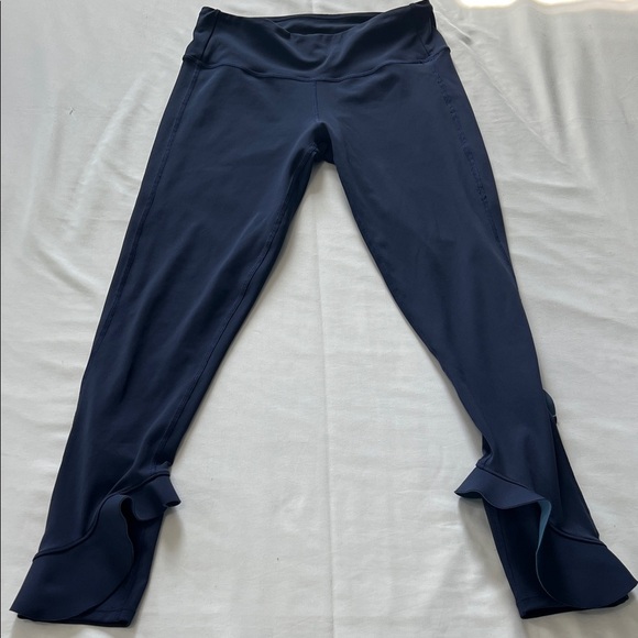 Urban Savage Ruffle Leggings - Picture 1 of 4